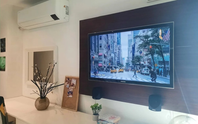L1 Twin Bed Staycation in Bonifacio Global City