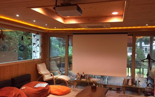 A-rock Guesthouse - Hostel