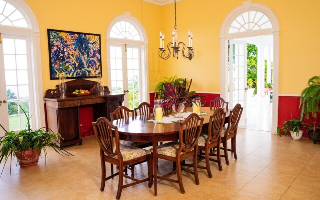 Amazing Family Retreat In Montego Bay! Enjoy A Private Pool And Breathtaking Views! 4 Bedroom Villa by Redawning