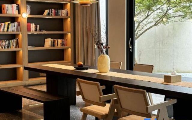 Xianju Chun and Qingxi Homestay