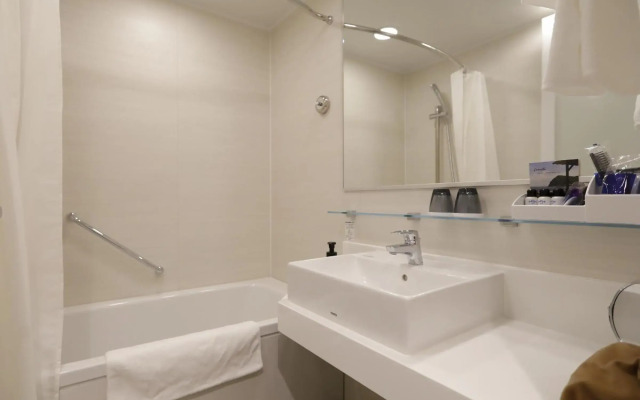 Nippon Seinenkan Hotel