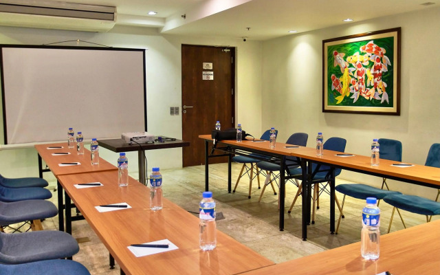 Ramada Encore Makati