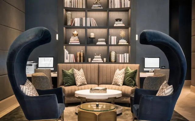 LondonHouse Chicago, Curio Collection by Hilton