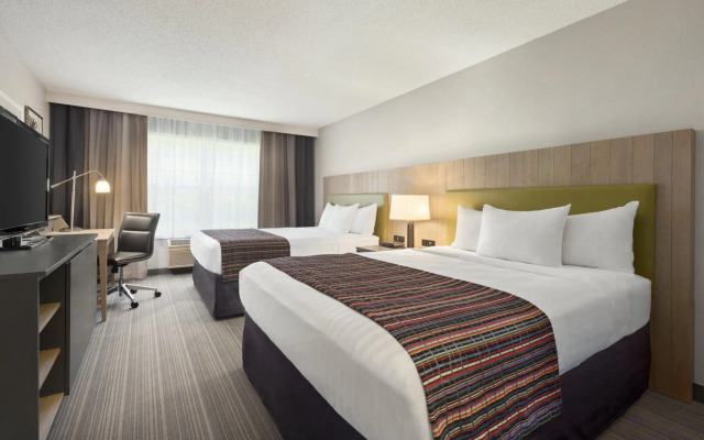 Country Inn & Suites by Radisson, Decorah, IA