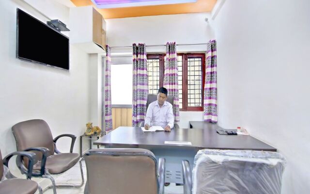 OYO Home 37509 Elegant Stay Jhajra Dehradun