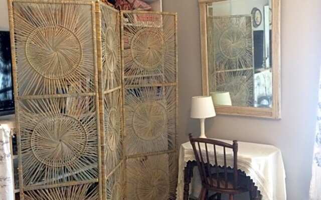 Stylish room near seafront