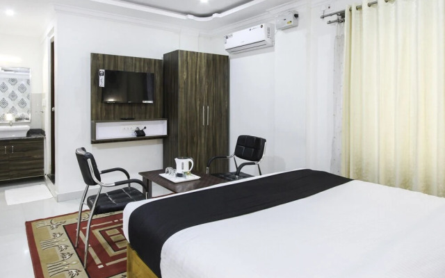 Rich Fort By OYO Rooms