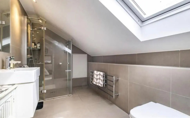 London Charm on Connaught Avenue