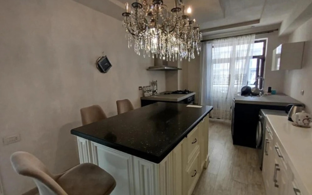 Baku Lake view 3 bedrooms apartment