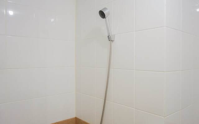 Cozy Studio Green Pramuka Apartment next to Mall