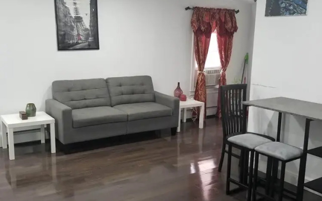 2 Bed Rooms Shared Brooklyn Apartment