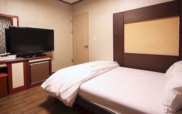 S Hotel Gumi