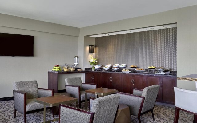 Sheraton Vancouver Guildford Hotel