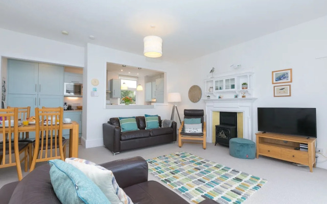 4 Pentowan Court