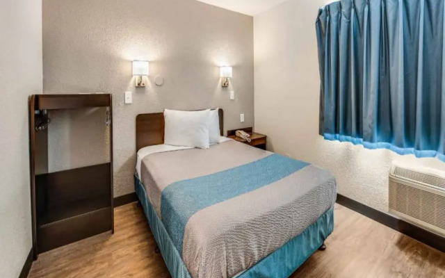 Motel 6 Fort Wayne, IN