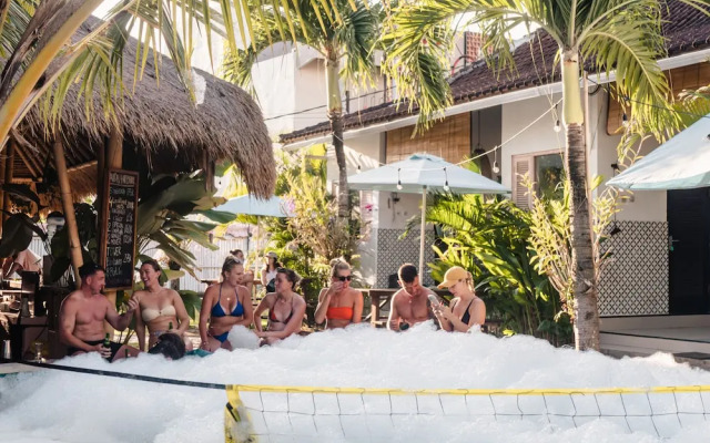 Clandestino - Hostel