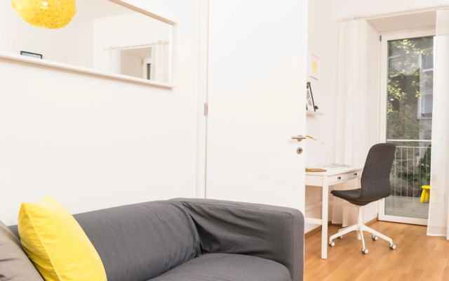 Prater Balcony Suite by ichbucheAT