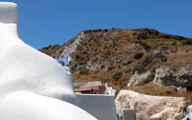 Acave Santorini Suites