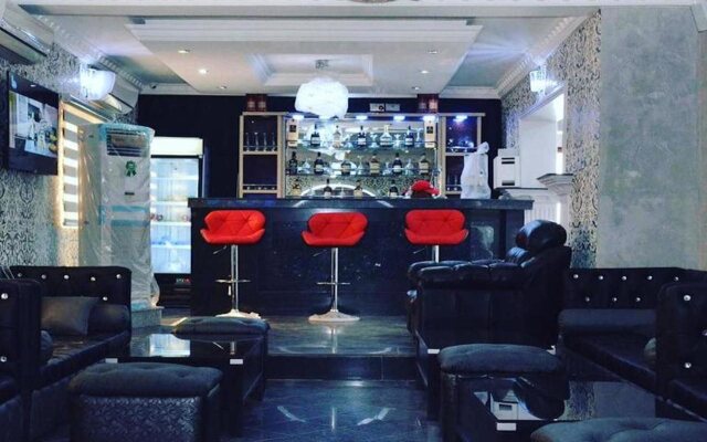 Platinum Inn Gee Hotel
