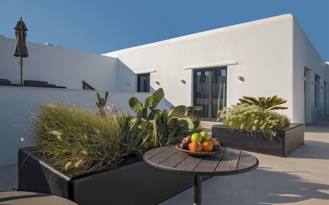 Aeonic Suites and Spa