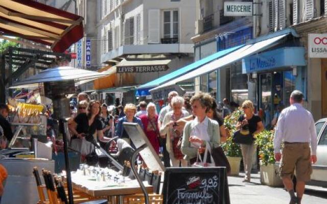 Levis Charming Place