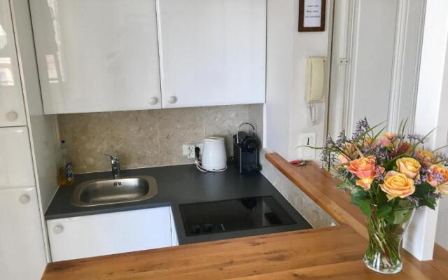 Citilet Louis Blanc 1,2,3 - Three gorgeous, open-plan apartments