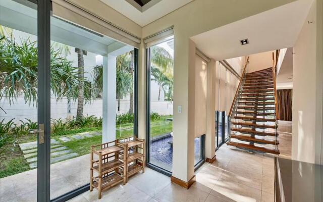 Lovely 3 bedrooms Villa 5 stars Da Nang city resort