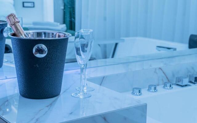 9 Nine - Luxury Apartments & Suites