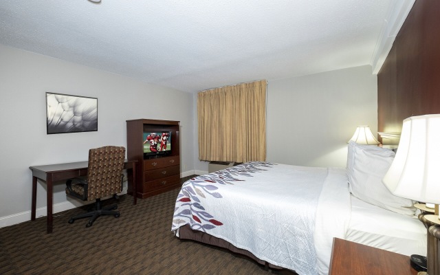 Red Roof Inn & Suites Hazleton