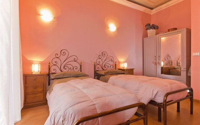 Duca's Guest House