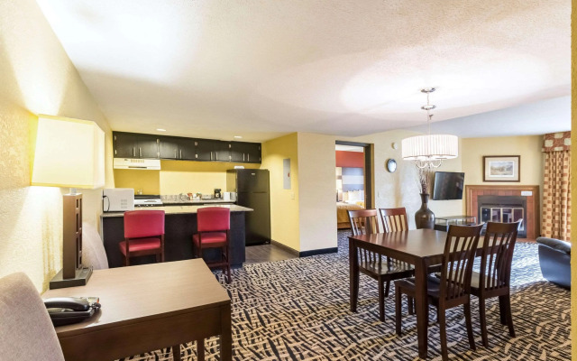 Quality Inn & Suites Mayo Clinic Area