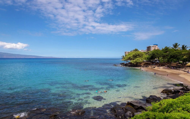 Noelani 304 3bdrm 2.5 Bath 3 Bedroom Condo by RedAwning