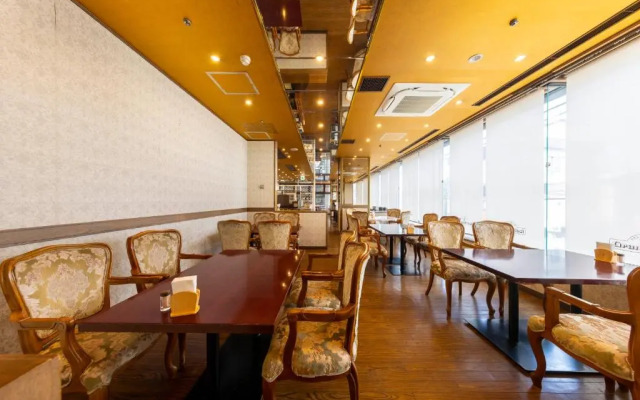 Apa Hotel Komatsu Grand
