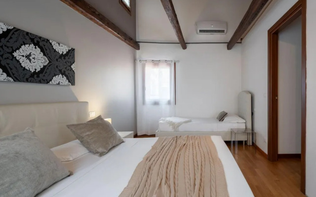 Herion Palace Apt 5 by Wonderful Italy