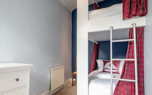Market Street Apartment Sleeps 6