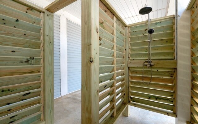 Bolivar Slam 3 Bedroom Home by RedAwning