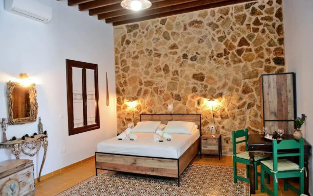 Meandros Suite in Old Town