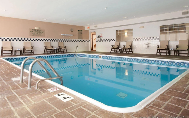 Country Inn & Suites by Radisson, Champaign North, IL