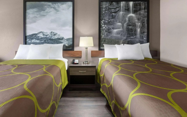 Super 8 by Wyndham Bridgeport/Clarksburg Area