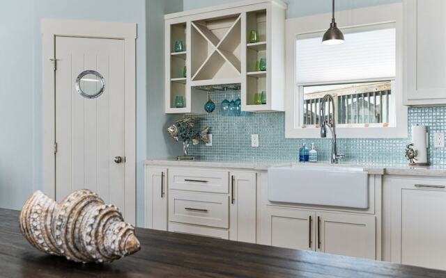 Ohana 3 Bedroom Home by RedAwning