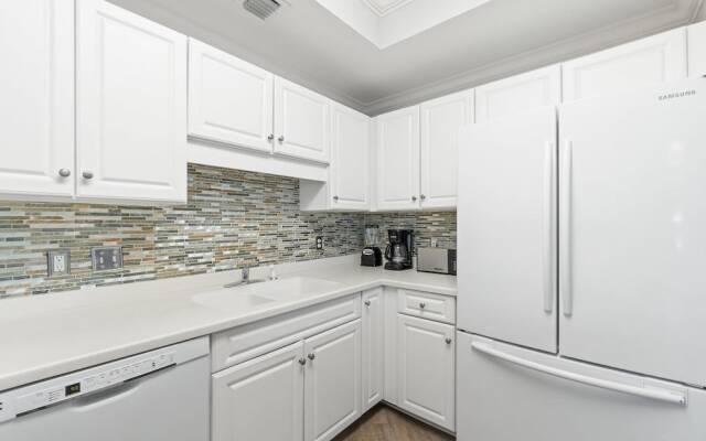 Phoenix on the Bay 1228