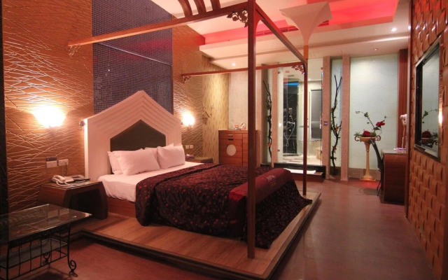 Romantic Code Motel
