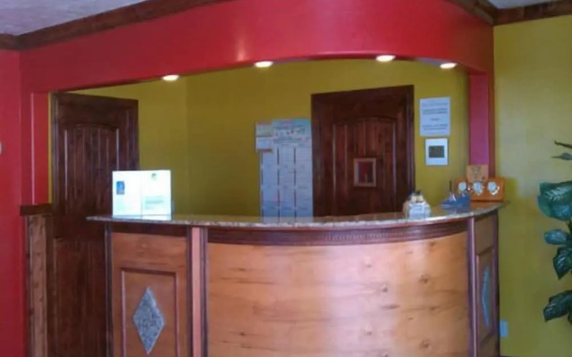 Economy Inn & Suites