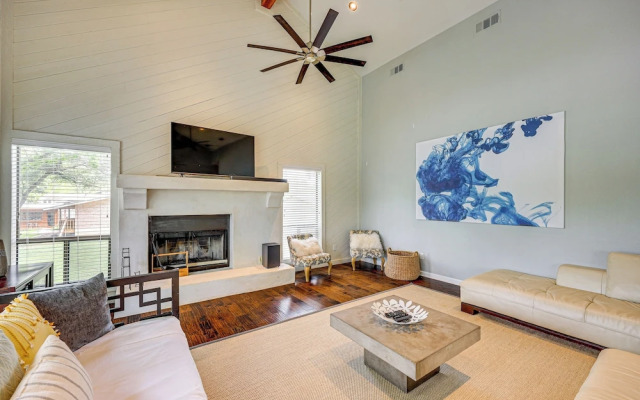 Waterfront Seguin Lake House Near Downtown