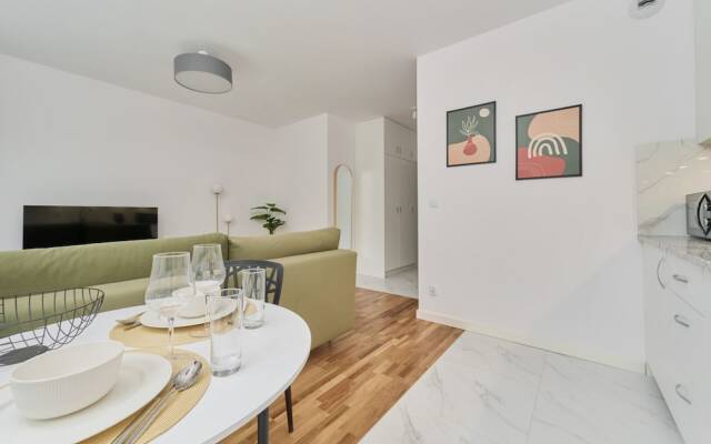 Studio Komuny Paryskiej by Renters