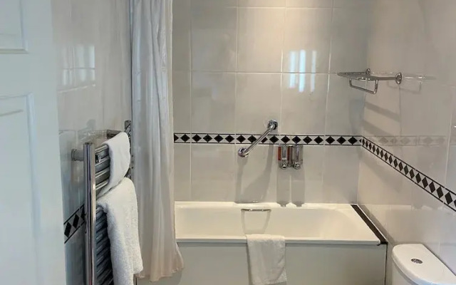 Loftsome Bridge Hotel