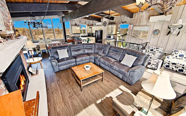 Rustic 5BR Escape  Sauna Hot Tub