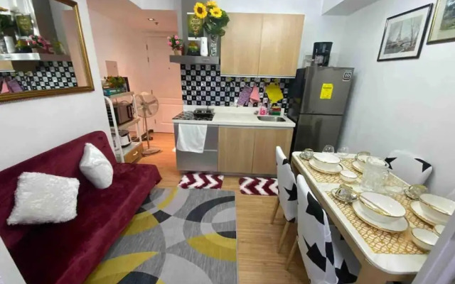 Cozy 1BR Cityview With Balcony and Near Airport