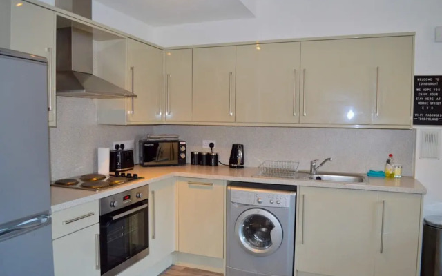 Central 3 Bedroom Flat