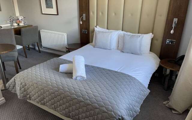 The George Hotel